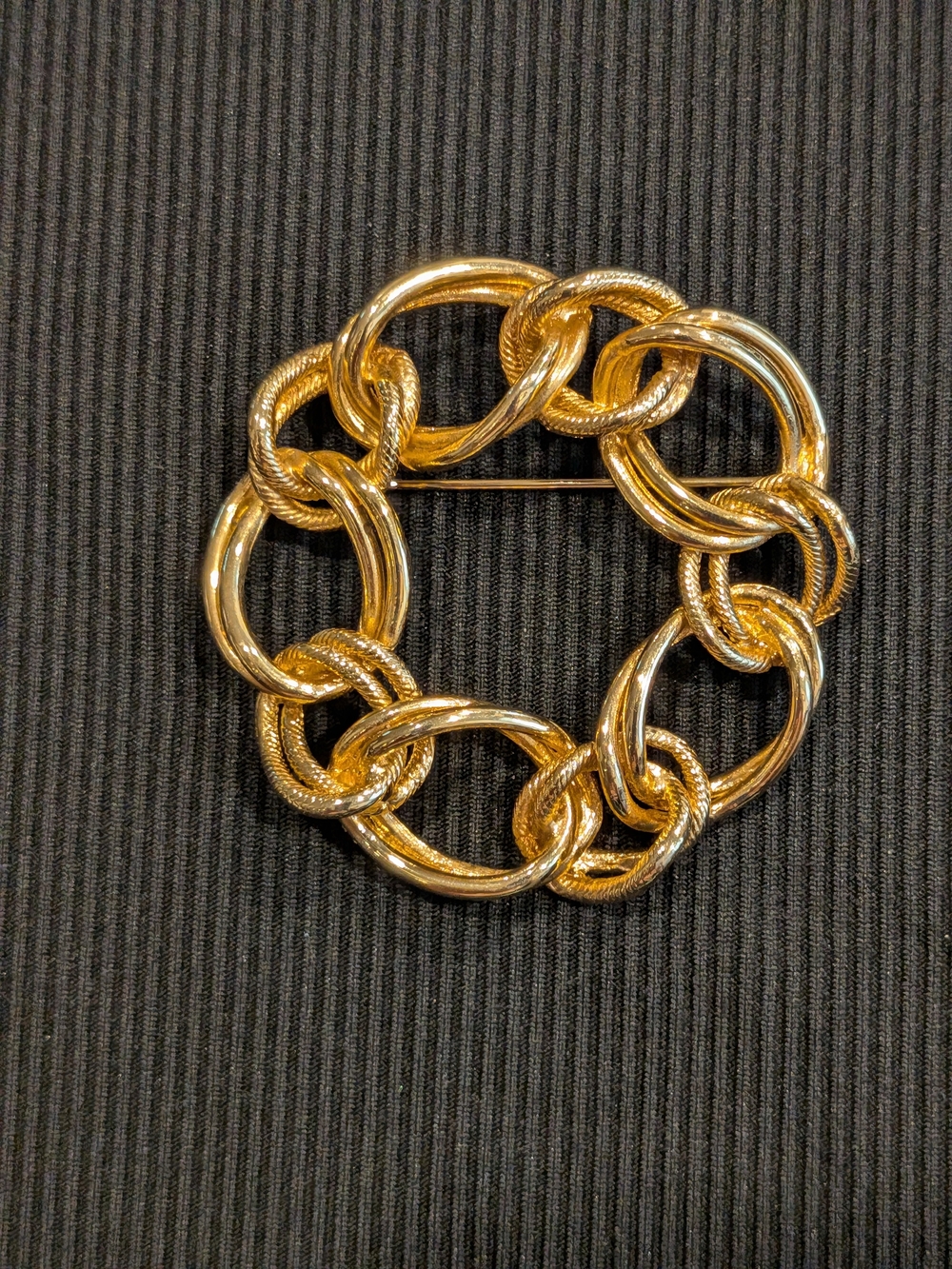 #1:  Gold Link Circle Brooch - Elegant Women’s Jewelry Vintage 1980s